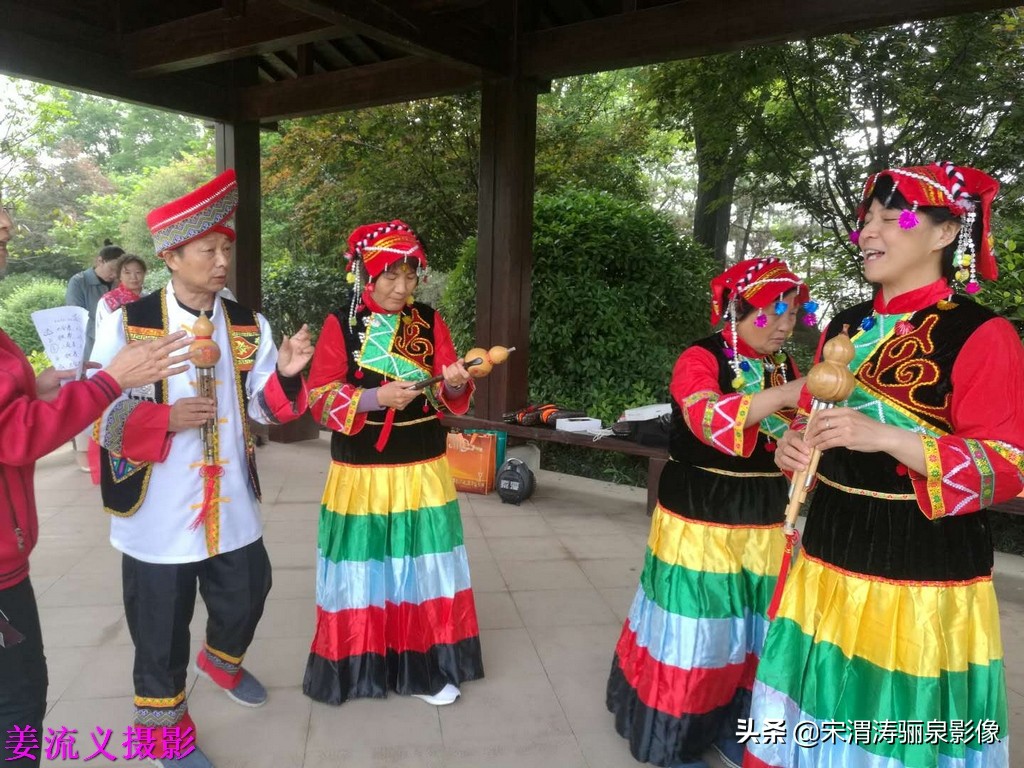 葫芦丝，又称“葫芦箫”，是云南少数民族乐器