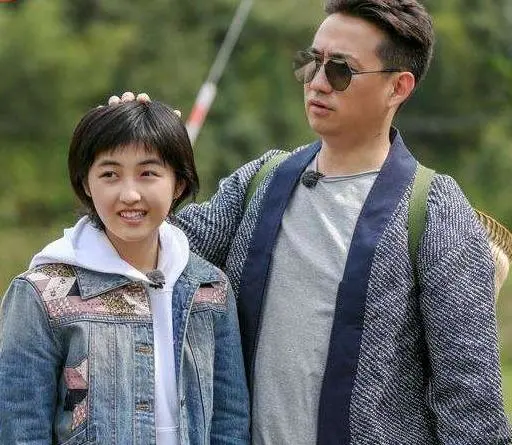 黄磊为什么独宠张子枫?看到和孙莉同框时,大家好像明白了