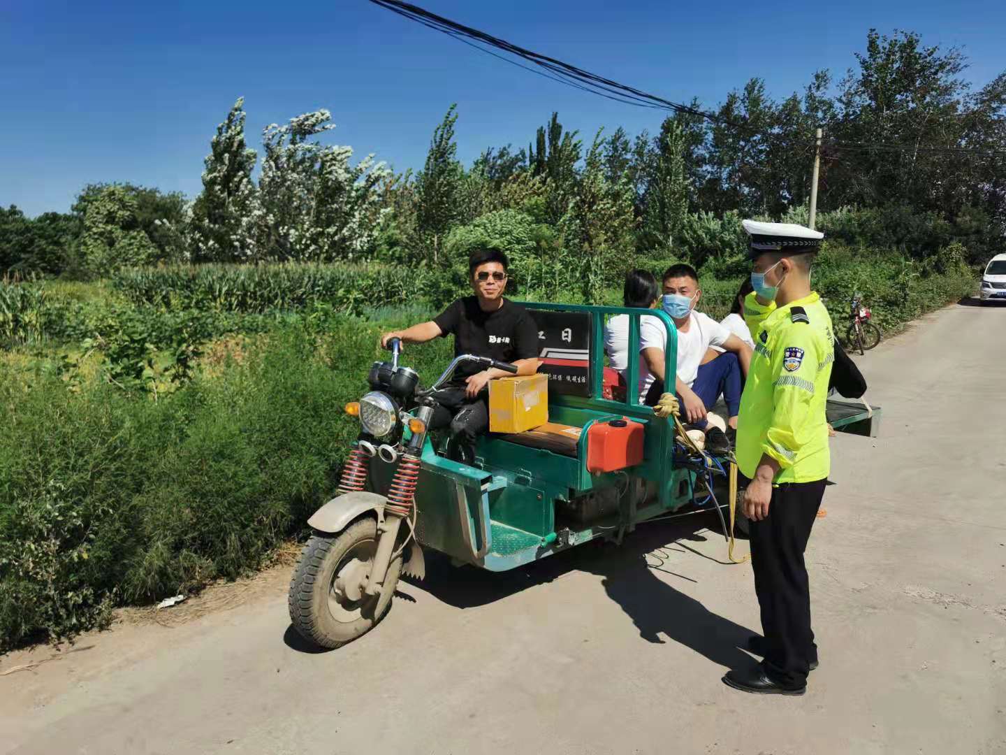 邯郸交巡警肥乡大队扎实推进农村公路“双违”专项治理