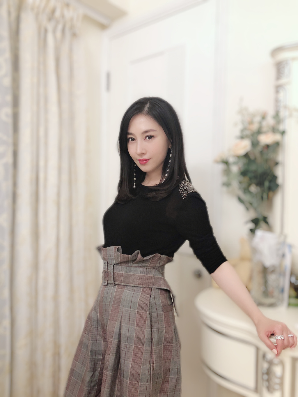 48岁樊少皇二胎得女，妻子贾晓晨是个山东大妞，但穿衣很港风