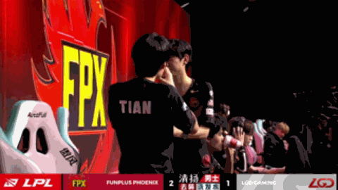 Netizen heat discusses the handclasp after FPX surpasses: Does the century reconcile 2? Be still public relations is made beautiful look to the person? 