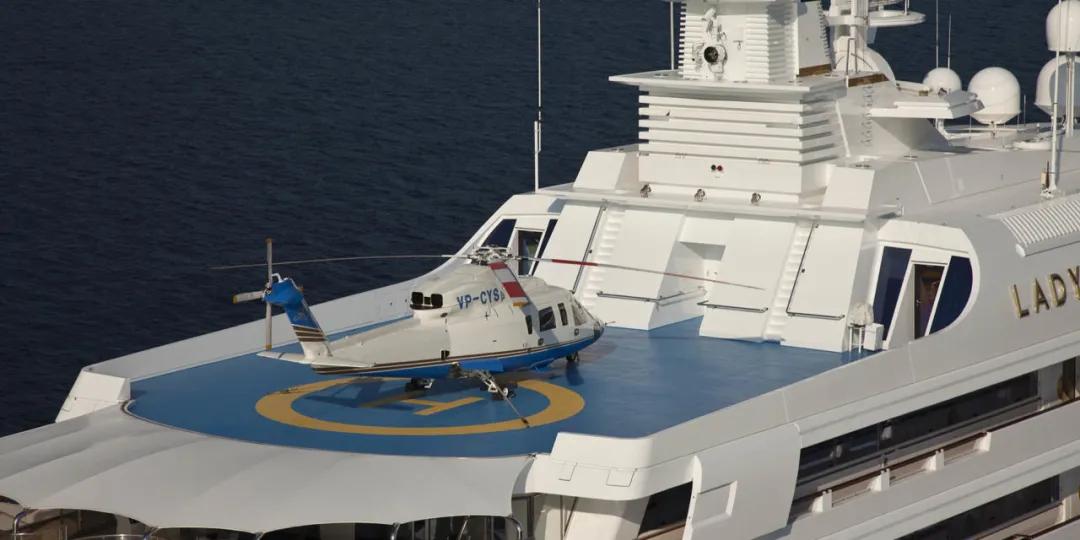 开始有人提到超级游艇上的停机坪，对于中型游艇是否有机会配置？