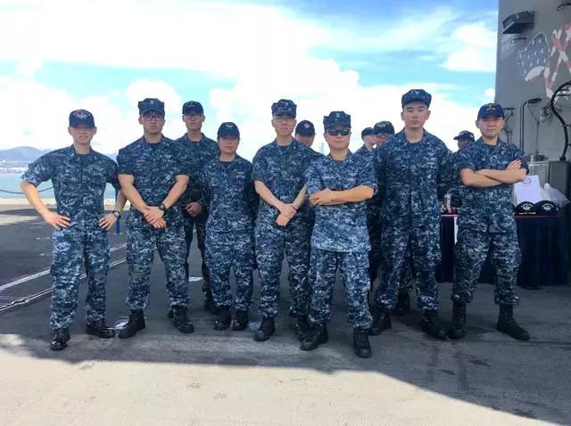 在美国军队里，有那么多华裔服役，如果在战场上碰到该怎么办？