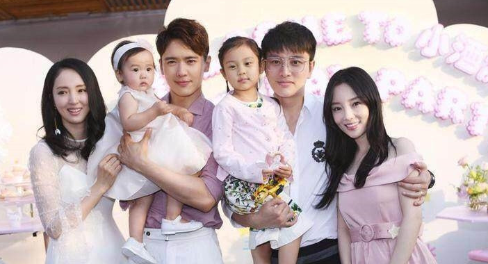 高云翔发文为女儿小酒窝庆生，为求董璇复婚大