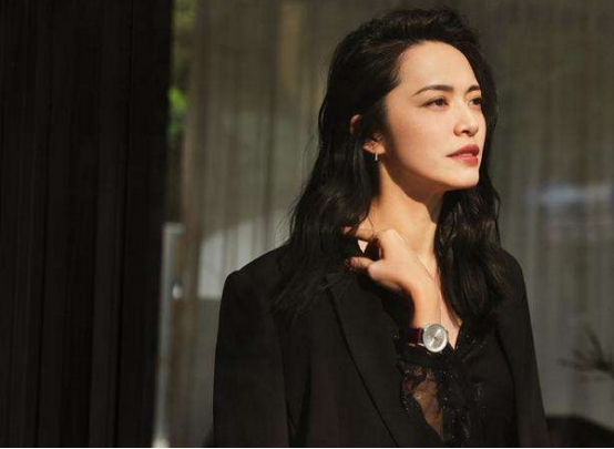 沈腾问姚晨大嘴怎么没了，是不是整容了？姚晨