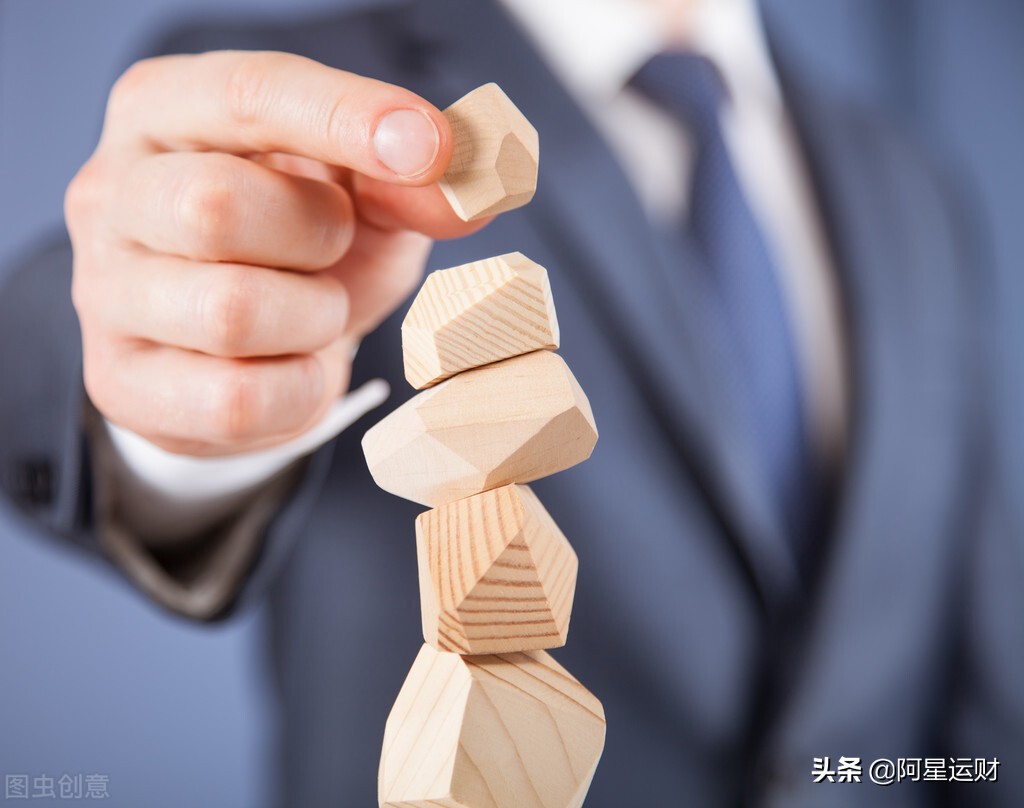 巴菲特：同样是赚钱，聪明人会做这3件事
