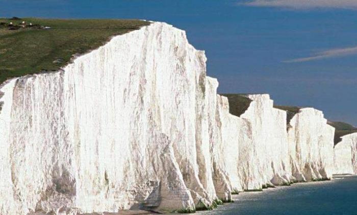 世界上最“诡异”的悬崖，上千人无故在此跳崖