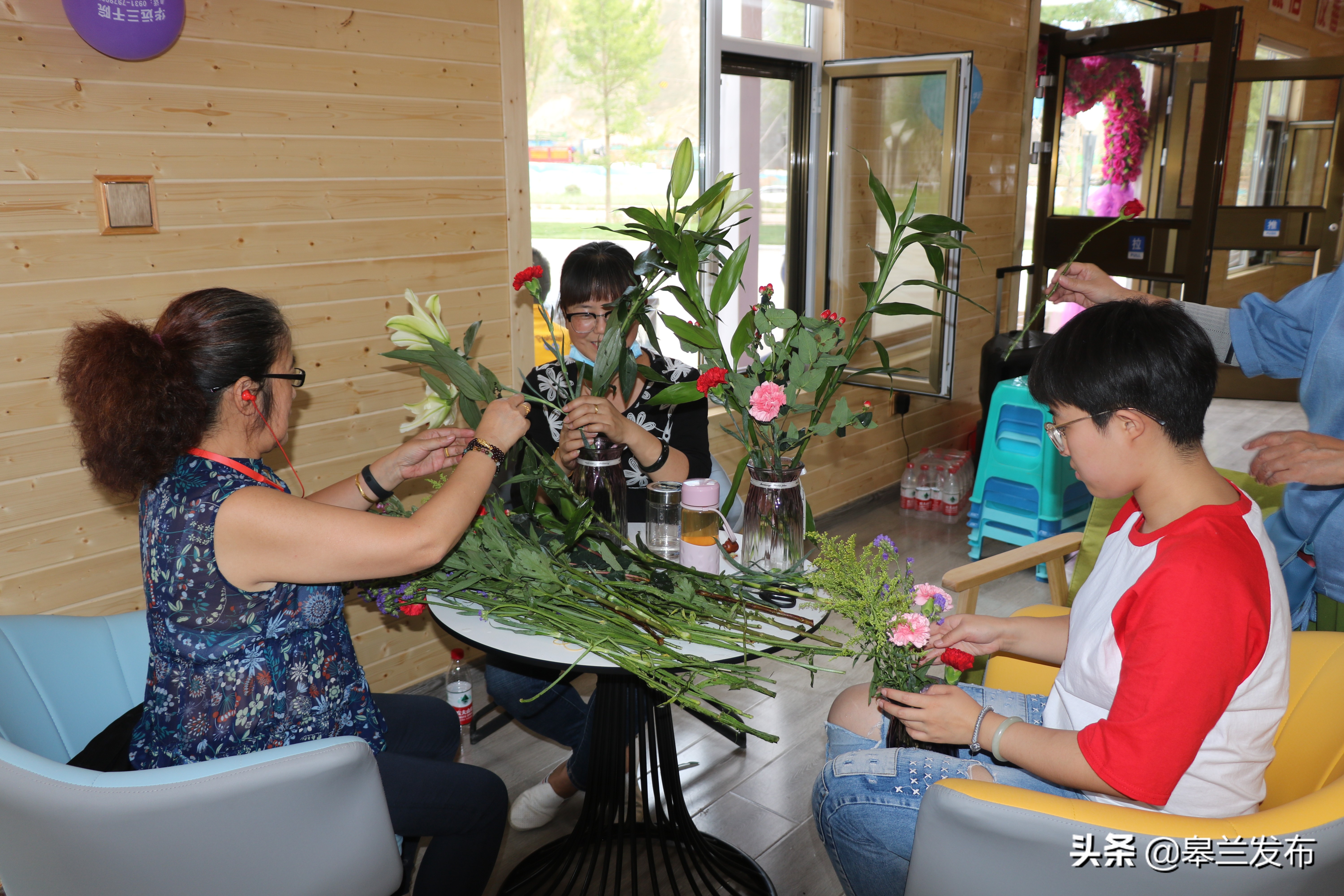 ����ʱ������ʵ�����������Һ���ٰ��ھӽ�����