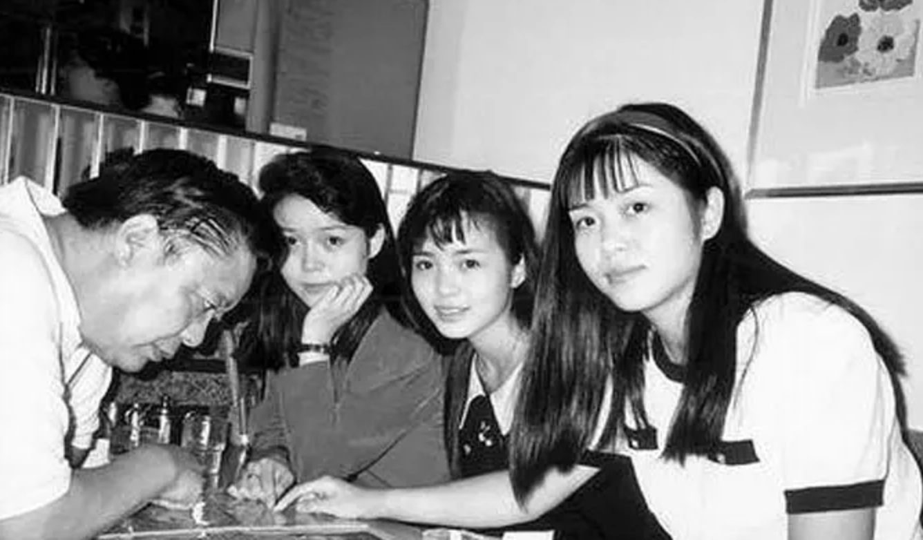 朱迅哭喊：“妈回家吧！”她84岁的母亲为何在加