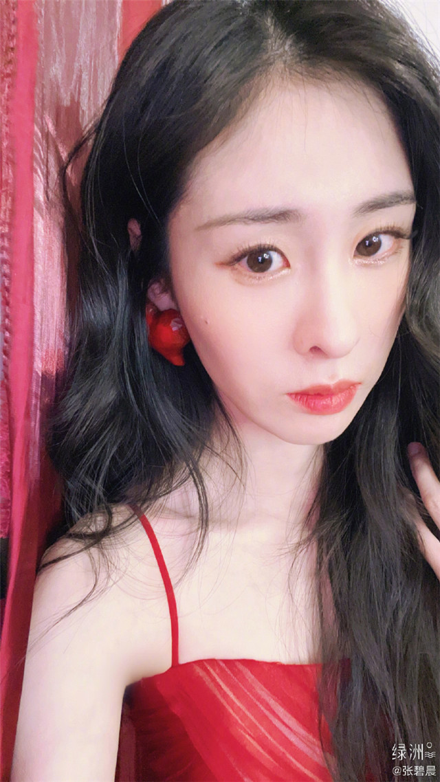 碧晨|华晨宇张碧晨女儿合照 女儿全名华迎辰长相可爱似爸爸