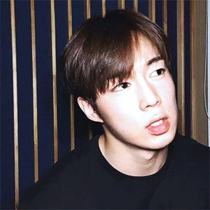 这位男团爱豆细长又漂亮的杏仁眼超有魅力