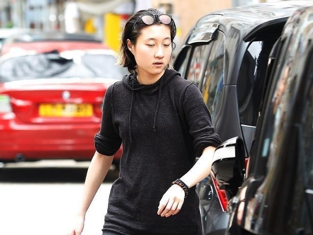 “小龙女”吴卓林有多“真实”？看到她路人生图后，立刻捂上双眼