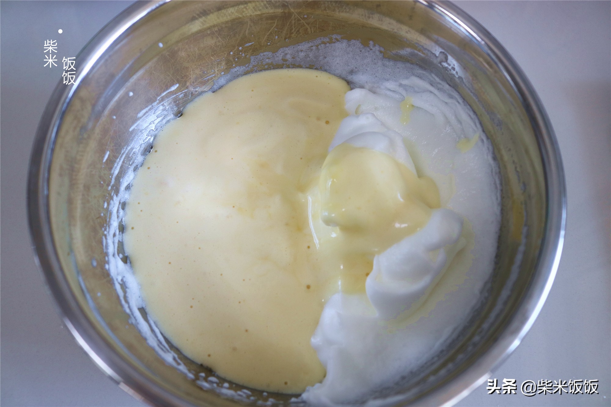 4個雞蛋，一瓶奶油，教你做孩子喜歡的盒子蛋糕，好看又好吃