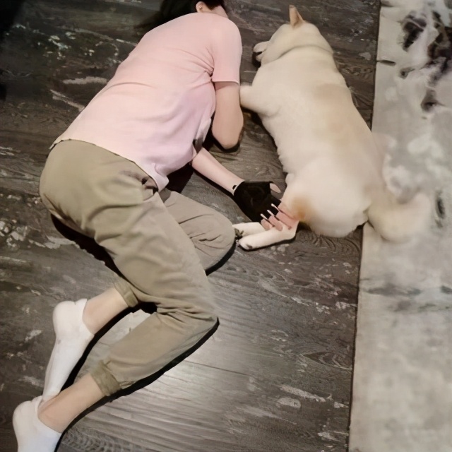 关之琳亿元豪宅内景曝光！满墙高跟鞋显奢华，落地窗前观景超惬意