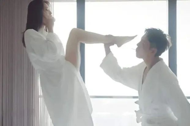 郑恺、苗苗婚了！情场浪子最终都爱安心小港湾