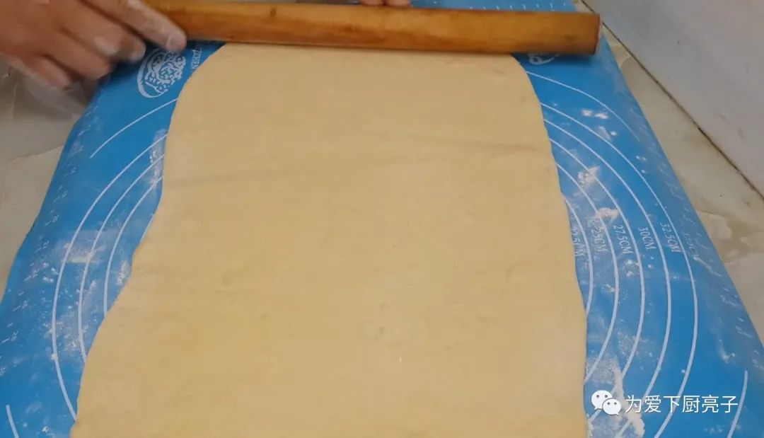 1斤麵粉，1勺白糖，掌握3個技巧，新手也能一次成功，香酥又好吃