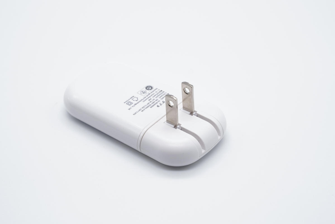 不止OPPO，这些厂商都推出了超薄快充新品