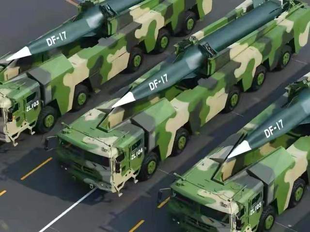 美军机三度降落台湾，中国该亮剑了