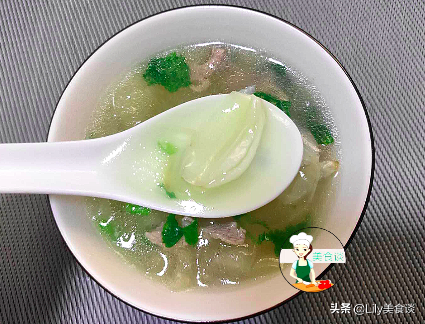 适合秋天喝的一道汤，简单一煮，鲜香甘甜又营养，大人小孩都爱喝