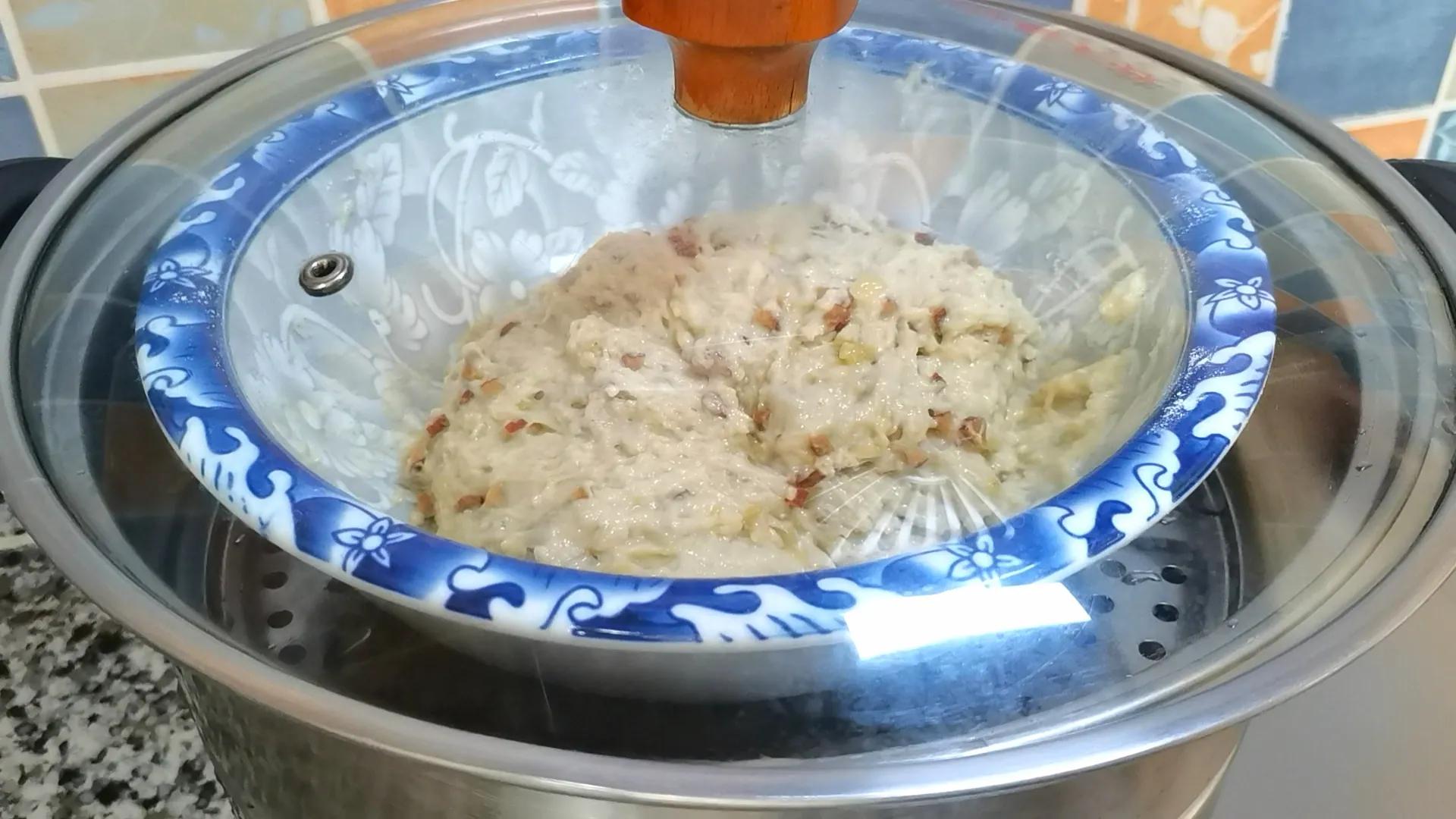 懶人版香蕉早餐包,不揉面,一樣鬆軟好吃,香蕉味十足,老少皆宜