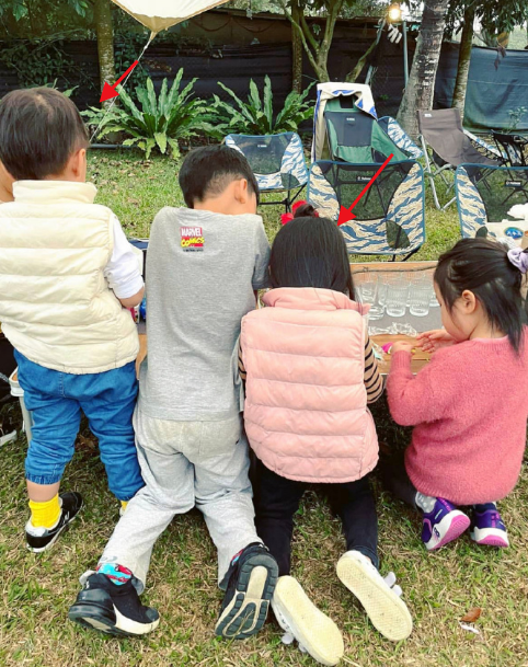 周杰倫生日現場大合照曝光，兒女正臉出鏡，海瑟薇高冷羅密歐可愛