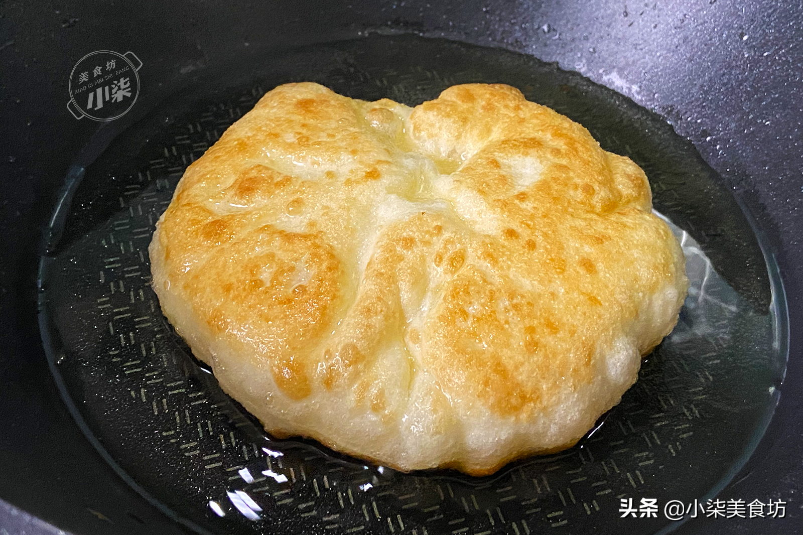 油餅不炸著吃了，打個雞蛋，外酥裡軟個個空心，吃過1次就忘不了