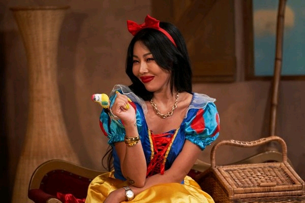 Jessi被鳥叔教育別穿太過火！ 男Rapper：這是我女友！ 姐霸氣回懟