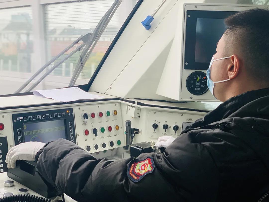 上海地铁10号线二期开通！探访国内首条全自动无人驾驶轨交线