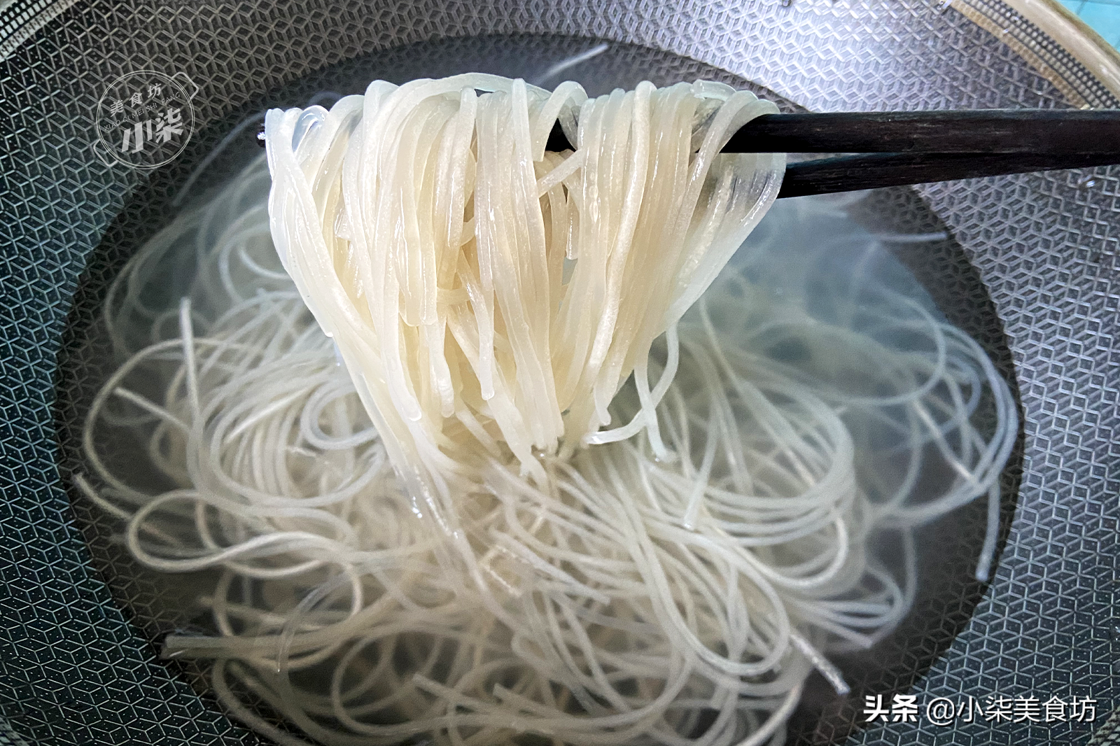 這樣炸的丸子，不吸油不回軟，外酥裡軟又開胃，學會過年有口福了