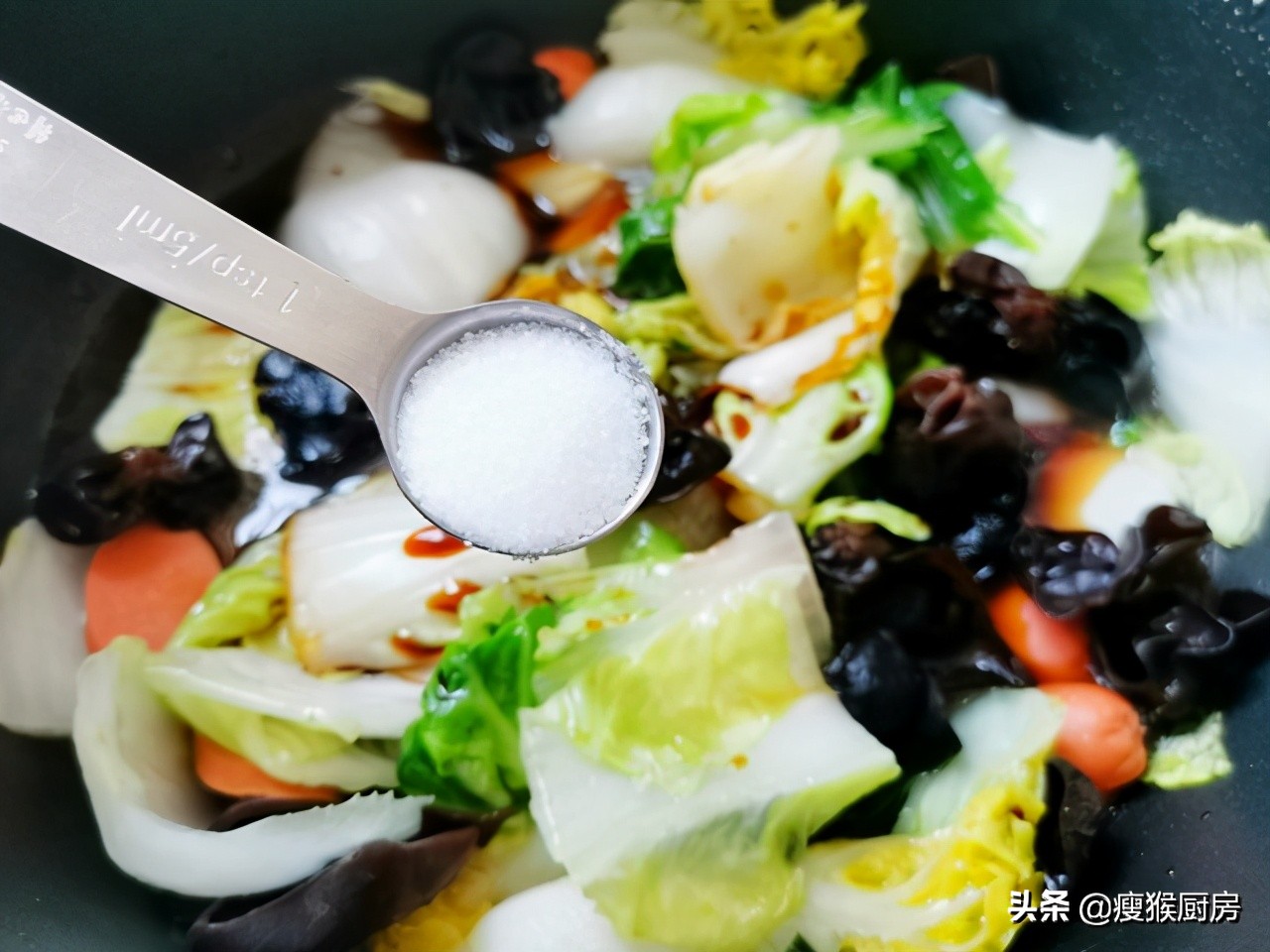白菜炖豆腐，我家都是这样做，不加一滴水，每次上桌连汤汁都抢光-第10张图片-农百科