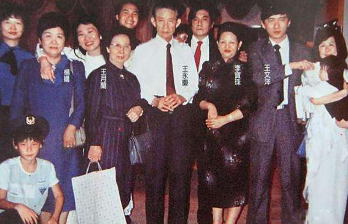 为报恩嫁给老板，谁知老板早已娶妻，她养大5子放弃百亿资产离去