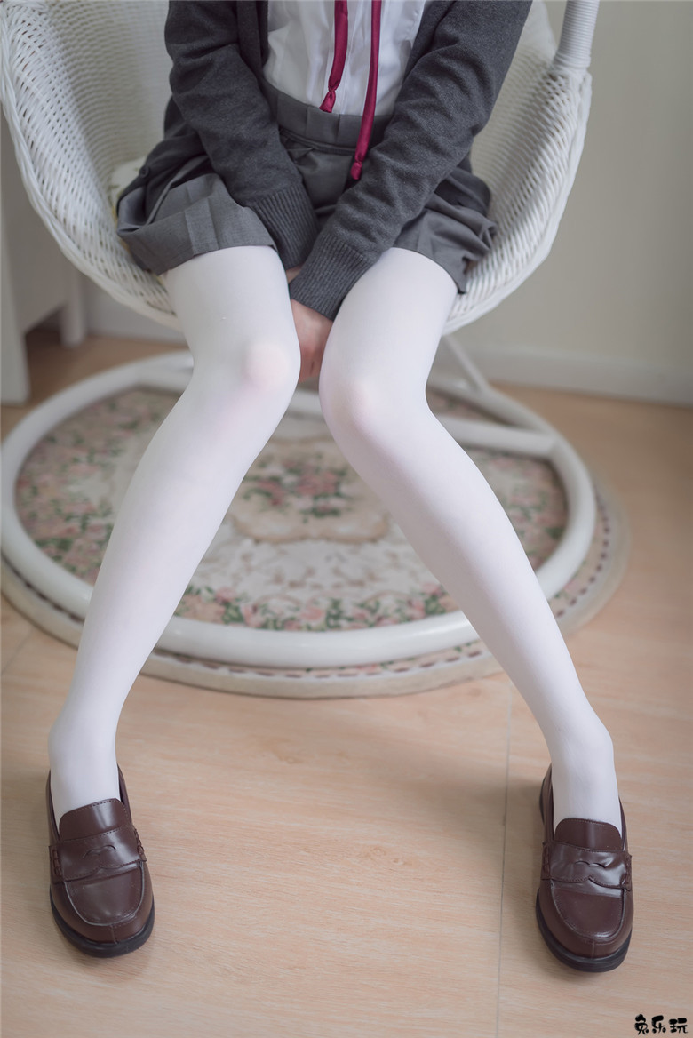 纯洁的JK白丝美腿