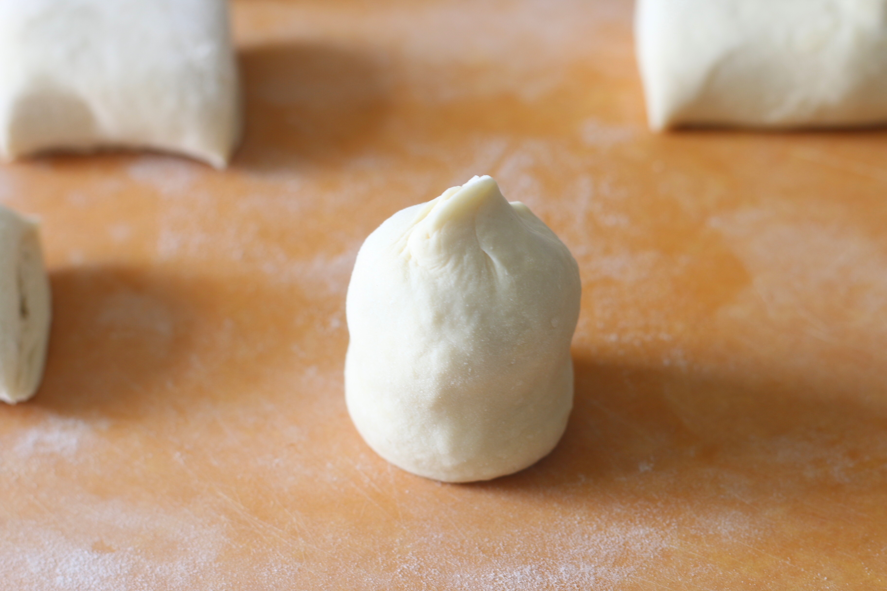 猪肉降到9块，烙几个火烧，卤1锅肉，剁碎一夹，太香了