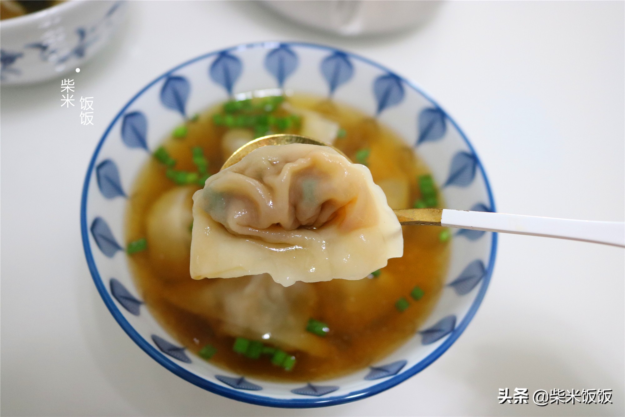 餛飩的家常做法，從擀皮到調餡全教你，湯鮮肉香，太好吃了