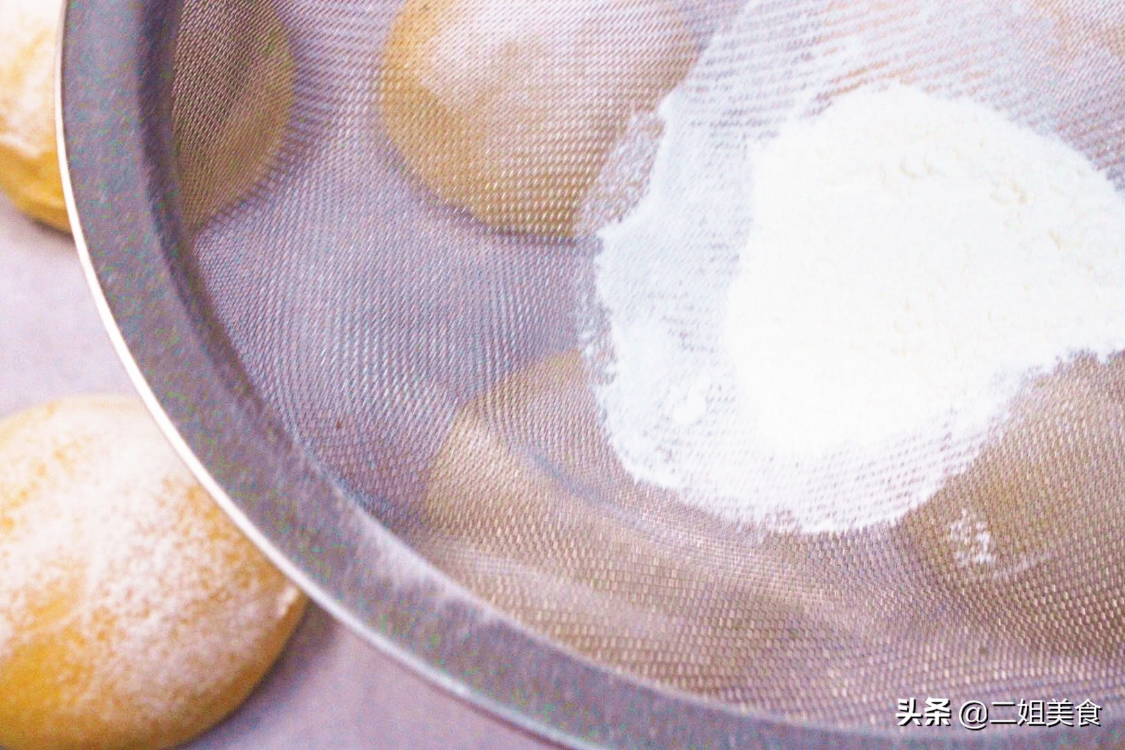 一块南瓜，一碗面粉，教您做超简单的南瓜炼乳欧包，美味还营养