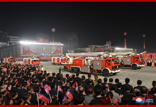 朝鲜举行国庆73周年阅兵式