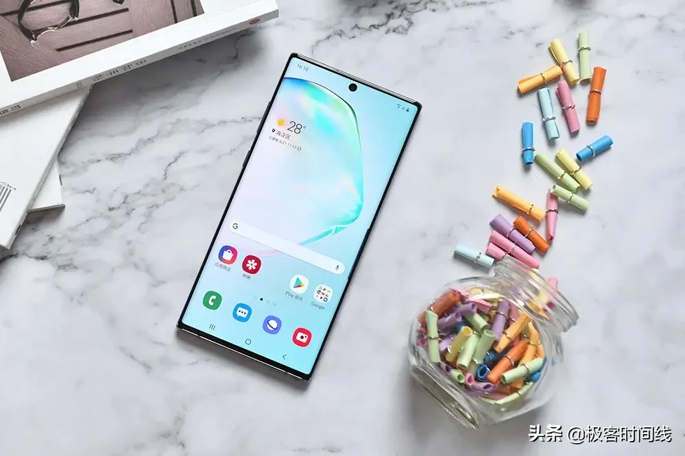 简约三星Note10手机，时尚轻奢商务从容