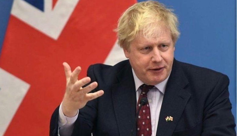 全美8000萬人出行，英國第三次�封國�，西方老大要易主了？