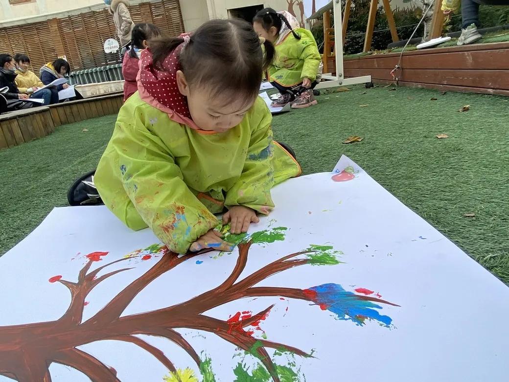 巧用天然材料，感受自然之美丨天府新区华阳幼儿园开展户外活动