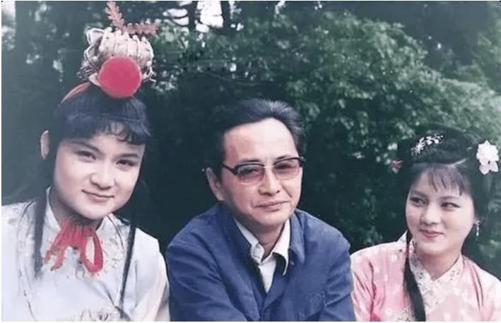23岁爆红，娶18岁初恋，28岁儿子夭折，欧阳奋强如今怎样了？