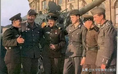 消失了的东德人民军：柏林墙倒后，无处安放的
