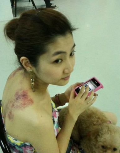 张承中为何娶了毁容的Selina后,又狠心离婚?婚礼的