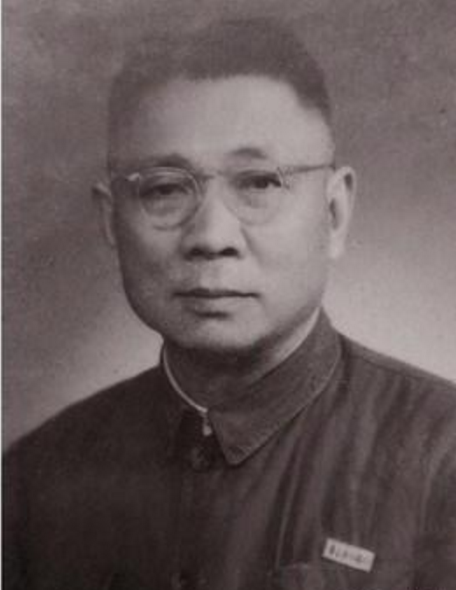 他是川军抗日名将，解放战争时被我军俘虏，刘伯承陈毅亲自去探望