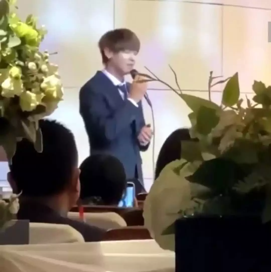 EXO灿烈唱歌原来也这么好听?婚礼祝歌表演影片被韩网疯传