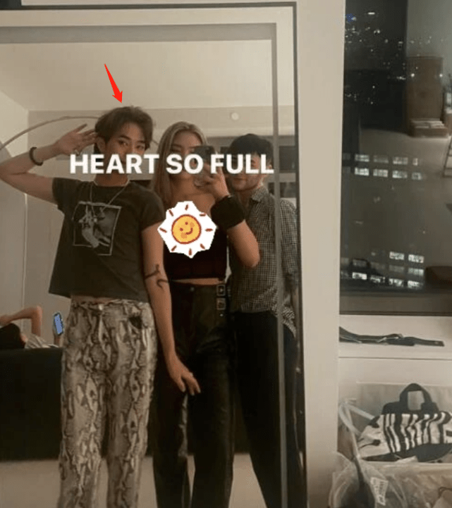 伊能静晒女儿米粒看展萌照，透露儿子目前没有参与综艺戏剧的打算