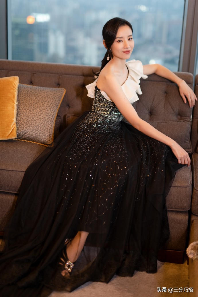 董洁冻龄有方，40岁挑战健美裤看不到半点赘肉，