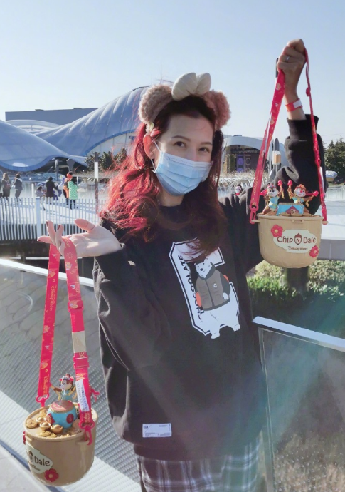 蔡少芬曬懟臉拍鎖骨搶鏡，在線詢問早起嘴腫原因，被侃：張晉親的