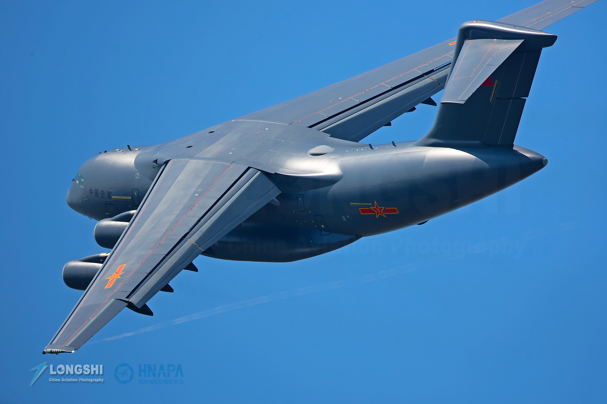 �ж����Ͼ��ݣ���ž���20��װ��Ͷ��ʵ��չʾ����������Ľ����˹