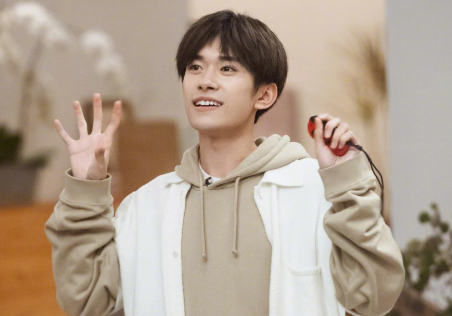 Easy melt little brother of 1000 royal seal head publish the title page of a thread-bound book, two sons are outstanding, mom " had saved a galaxy " ? 