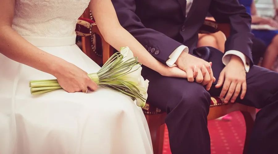 90后离婚率屡登榜首：为什么我们不再敬畏婚姻